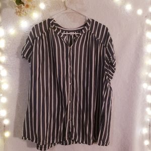 Old Navy Gray and White Stripped Button Up Blouse